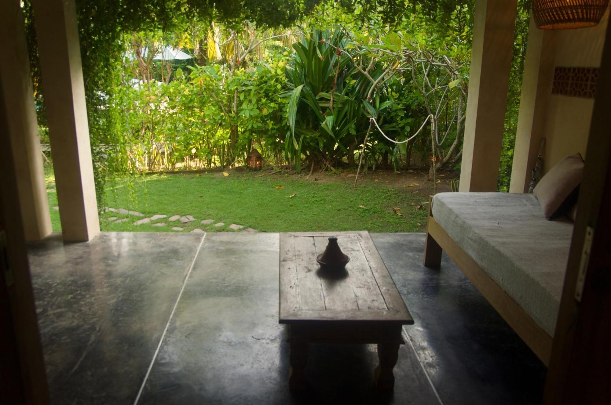 Owa Lodge Areguling Kuta  Bilik gambar