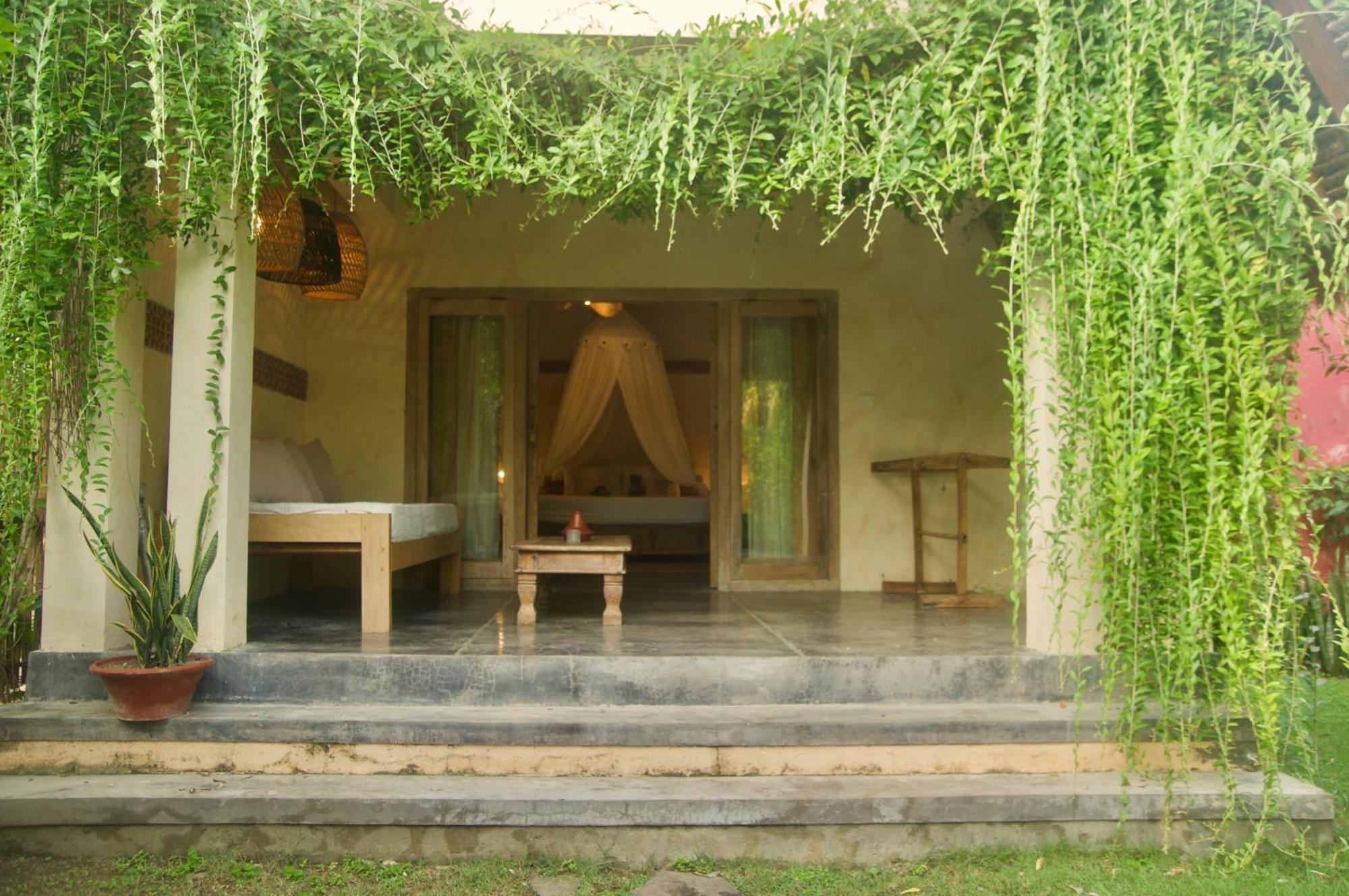 Owa Lodge Areguling Kuta  Bilik gambar
