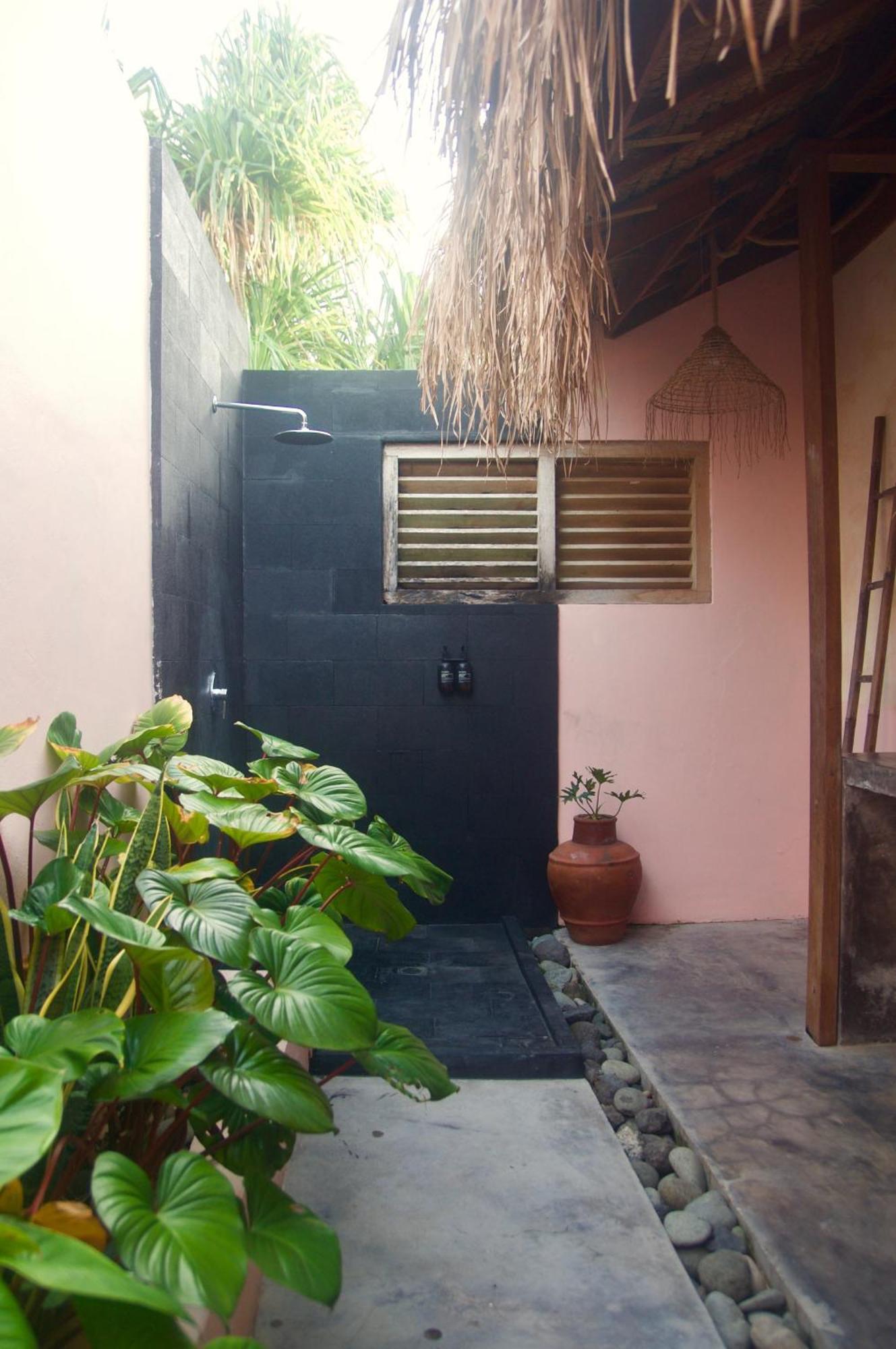 Owa Lodge Areguling Kuta  Bilik gambar